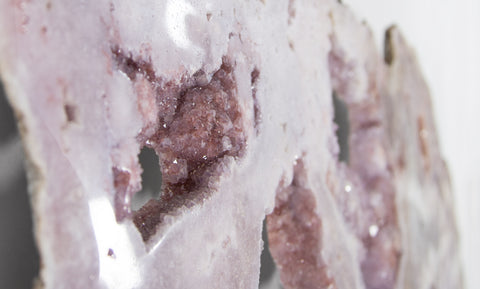Interior Lavender Amethyst Wall Plate Displaying Fine Quartz Cavities 5